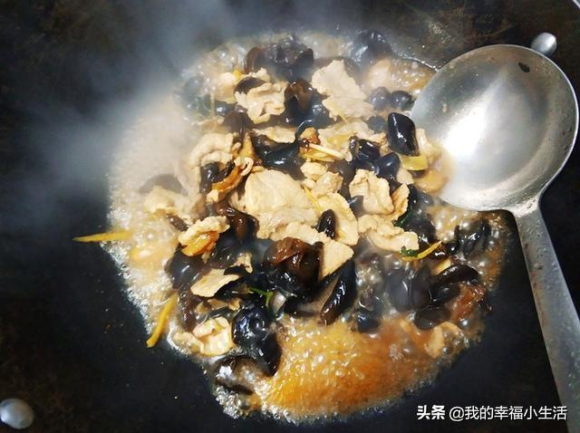 家常木耳炒肉的16種做法（春節拿手菜之木耳炒肉）(7)