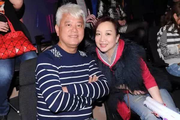 68歲陳百祥攜妻子設宴慶結婚40年紅寶石婚，鄺美云苗僑偉獻唱