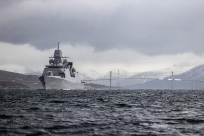 ?荷蘭皇家海軍護衛艦在北海進行了一次針對模擬威脅的實彈交戰